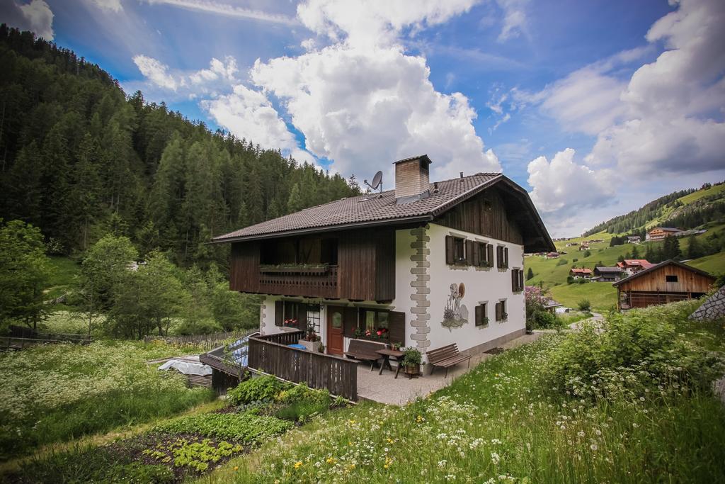 Casa Serac´ La Valle Luaran gambar