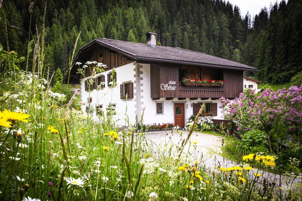 Casa Serac´ La Valle Luaran gambar