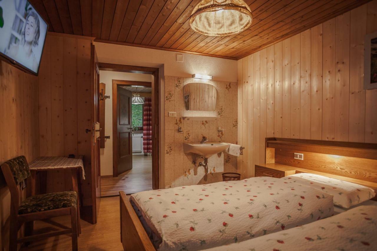 Casa Serac´ La Valle Luaran gambar